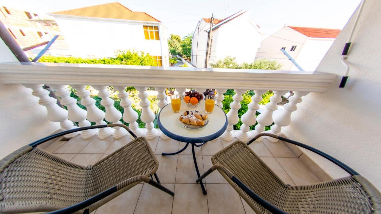 Apartments Curic Trogir Exteriör bild