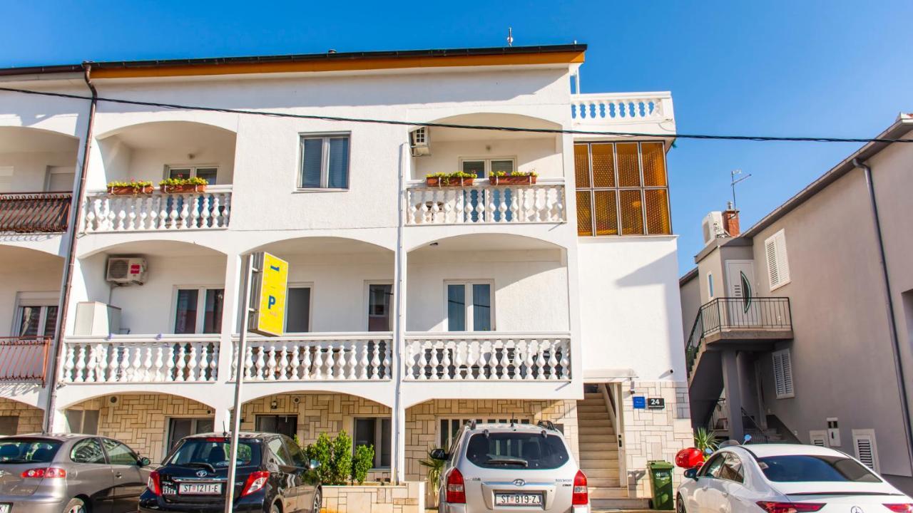 Apartments Curic Trogir Exteriör bild